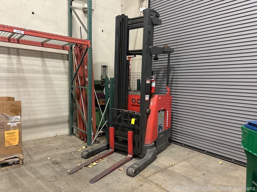 raymond-750-r45tt-4500lb-capacity-standing-forklift-with-battery-charger-for-parts-or-repair-573919