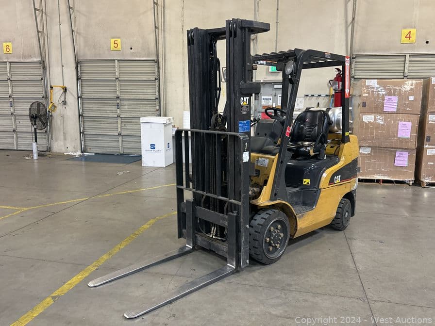 caterpillar-c5000-4600-lb-capacity-propane-forklift-573918