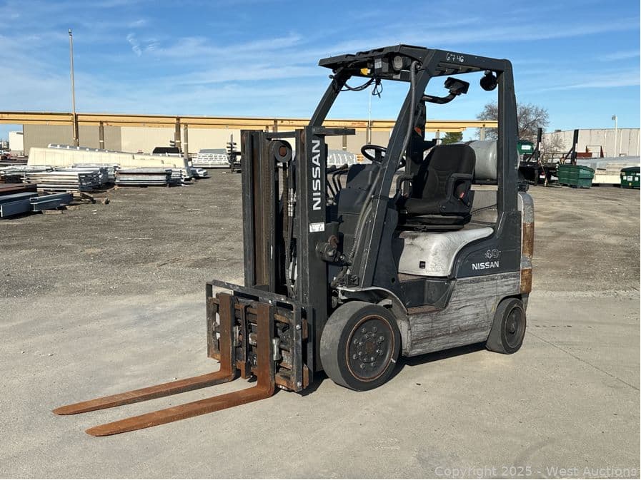 2012-nissan-mcp1f2a20lv-4000-lb-capacity-propane-forklift-with-hydraulic-fork-positioner-575167