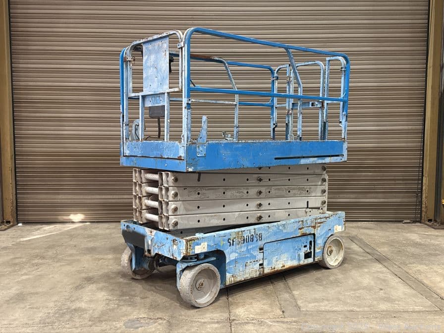 genie-gs-3246-electric-scissor-lift-31-39-max-lift-height-575177