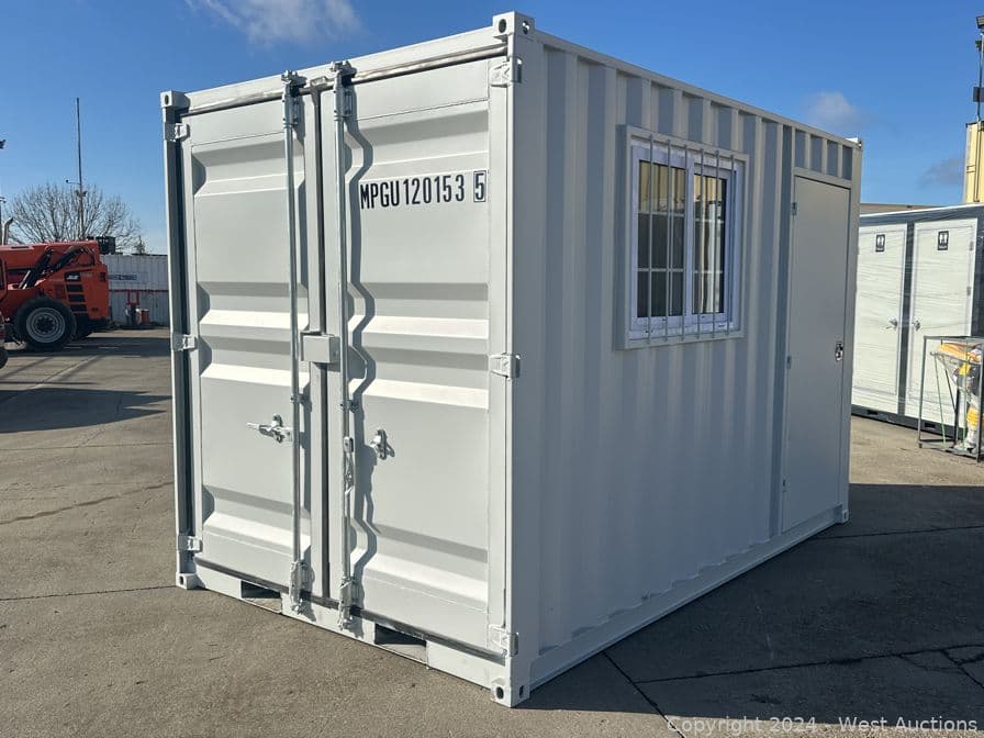 2024-12-39-container-with-door-and-window-unused-574593