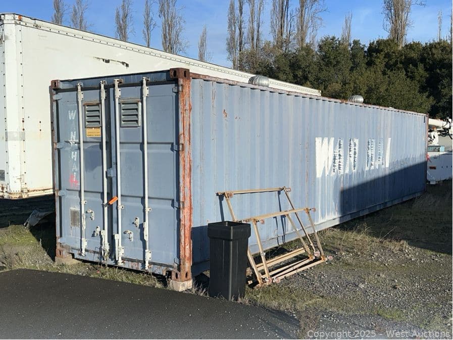 40-shipping-container-contents-not-included-574800