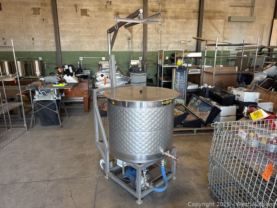 speidel-braumeister-200i-3-in-1-brew-tank-with-top-hoist-pump-heating-elements-and-more-575643