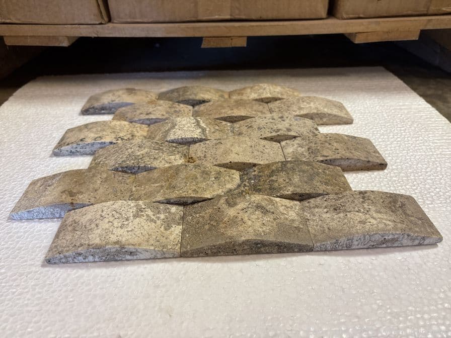 46-peruvian-wavy-travertine-mosaic-577142