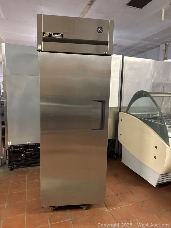 true-single-door-refrigerator-stainless-steel-579297