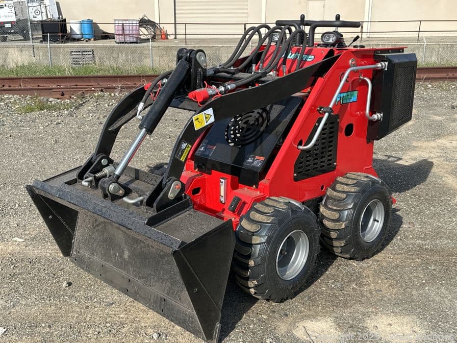 2025-future-ft323w-compact-skid-steer-wheel-loader-unused-578602