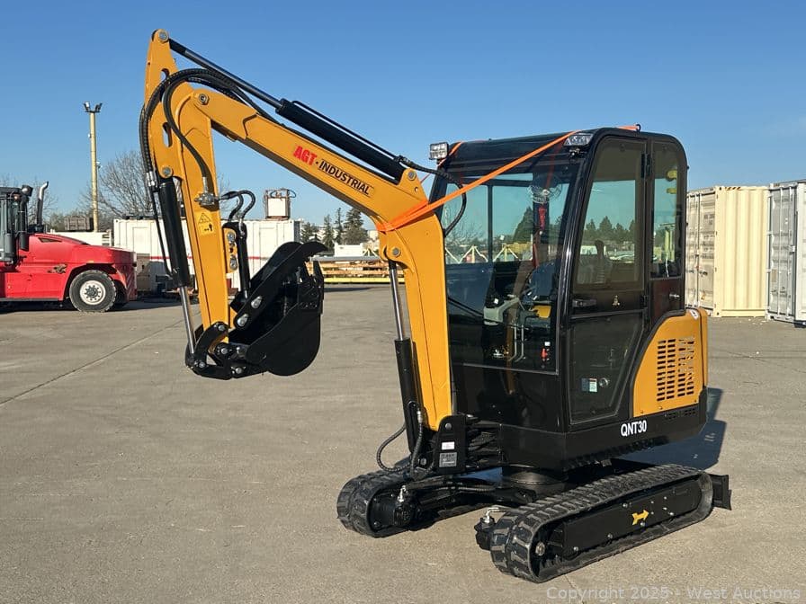 2025-agt-qnt30-compact-excavator-with-kubota-25hp-diesel-engine-unused-580098
