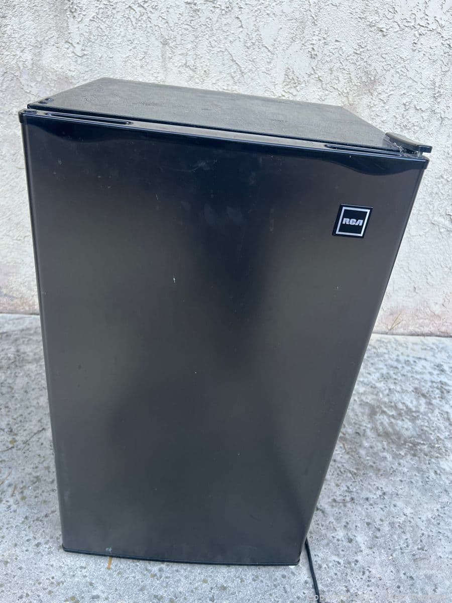 under-counter-refrigerator-580045