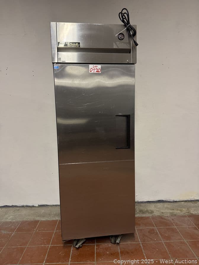 true-single-section-reach-in-refrigerator-589809