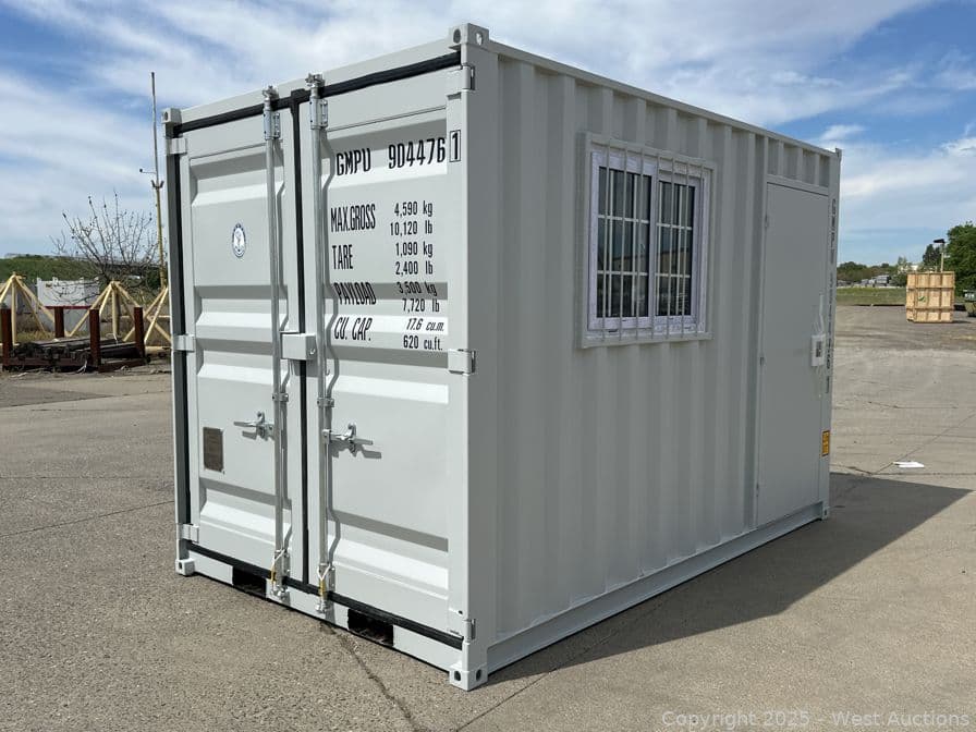 2025-12-39-container-with-door-and-window-unused-586291