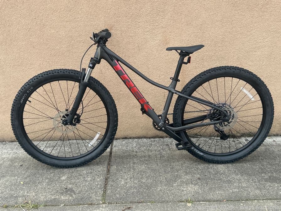 trek-marlin-5-gen-3-xs-27-5-black-581789