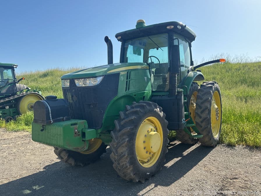 john-deere-7200r-tractor-584898