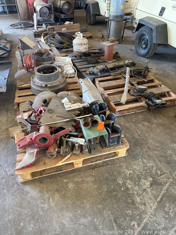 contents-of-6-pallets-john-deere-parts-wheel-hub-hydroquip-heater-steel-hydraulic-hosing-case-parts-584908