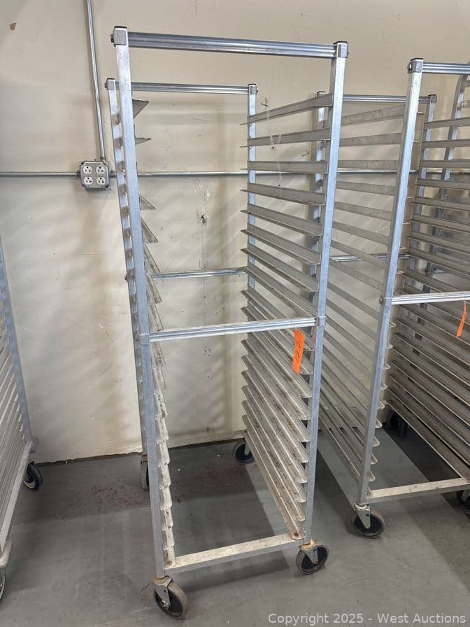 aluminum-bakers-rack-with-cover-582272