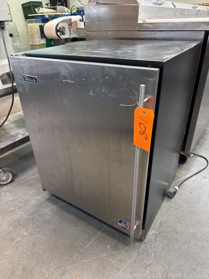 perlick-prep-refrigerator-582222