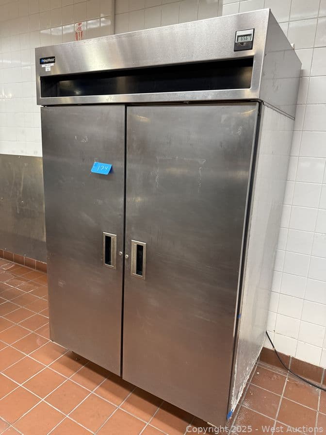 delfield-2-door-model-6151s-freezer-584056