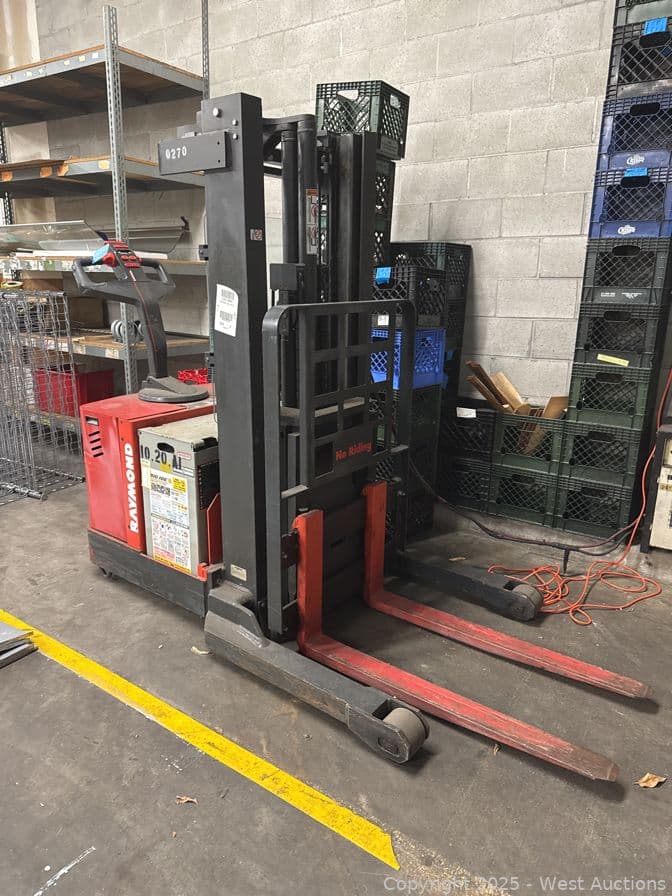 raymond-rwr300-3k-electric-forklift-584097