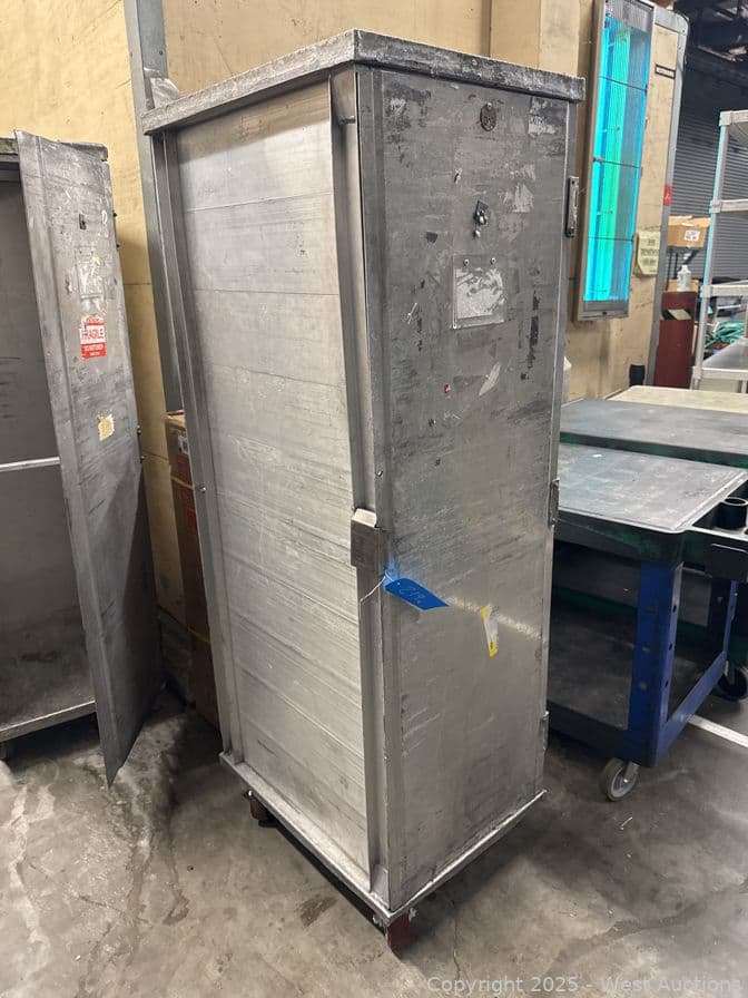 rolling-metal-catering-transport-cabinet-584113