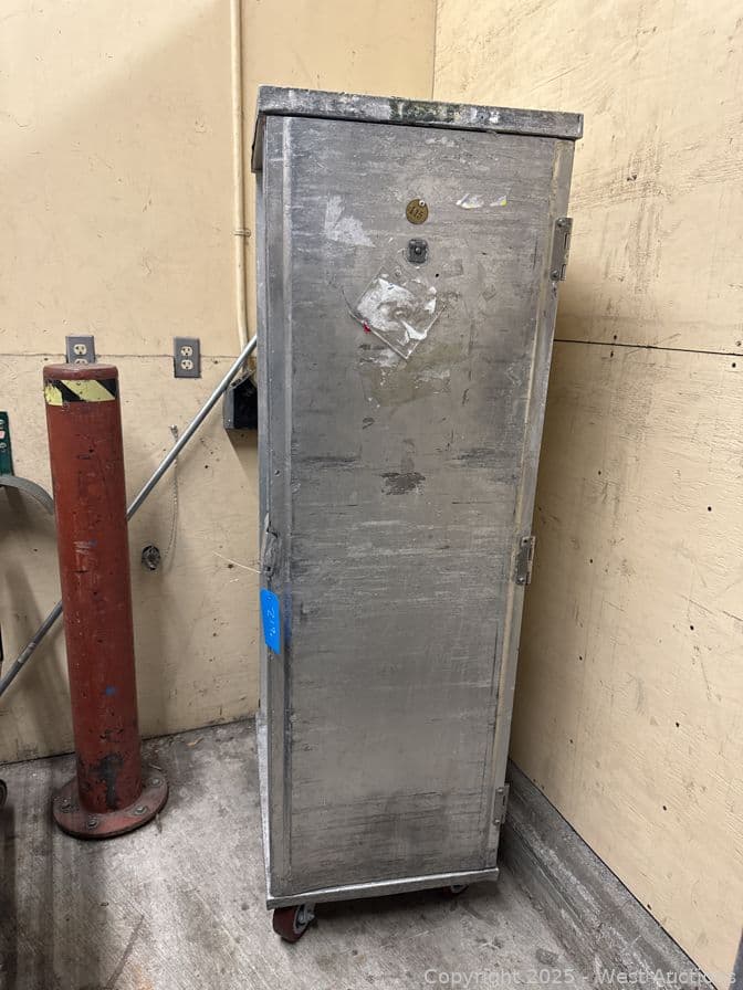 rolling-metal-catering-transport-cabinet-584115