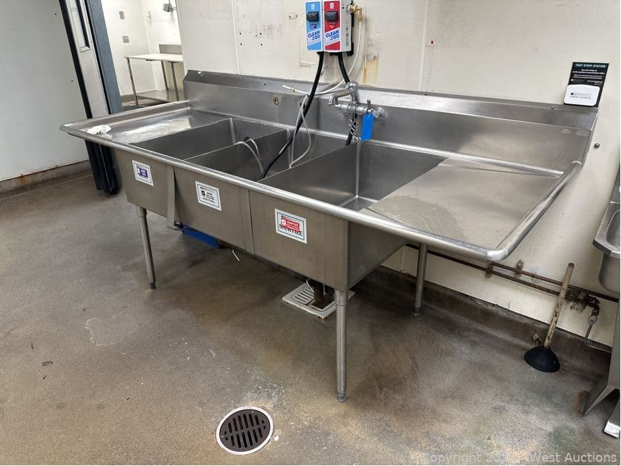 3-basin-stainless-steel-sink-586395