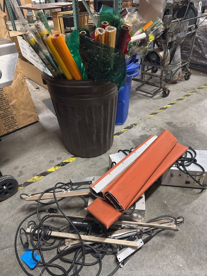 nowco-ultrawand-cling-wrap-vacuum-system-with-containers-of-wrap-and-more-586910