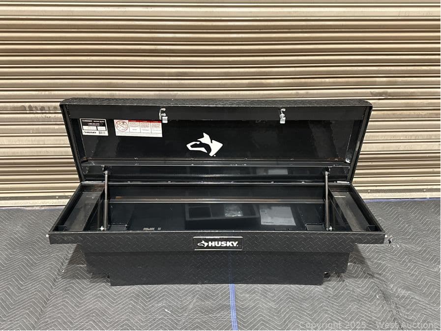 husky-61-in-graphite-aluminum-mid-size-low-profile-crossover-truck-tool-box-405-retail-price-586009