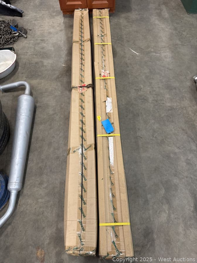 2-8-fluorescent-shop-lights-588460