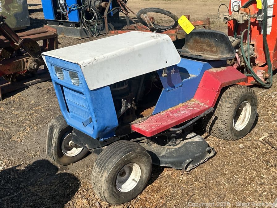 riding-lawn-mower-589555