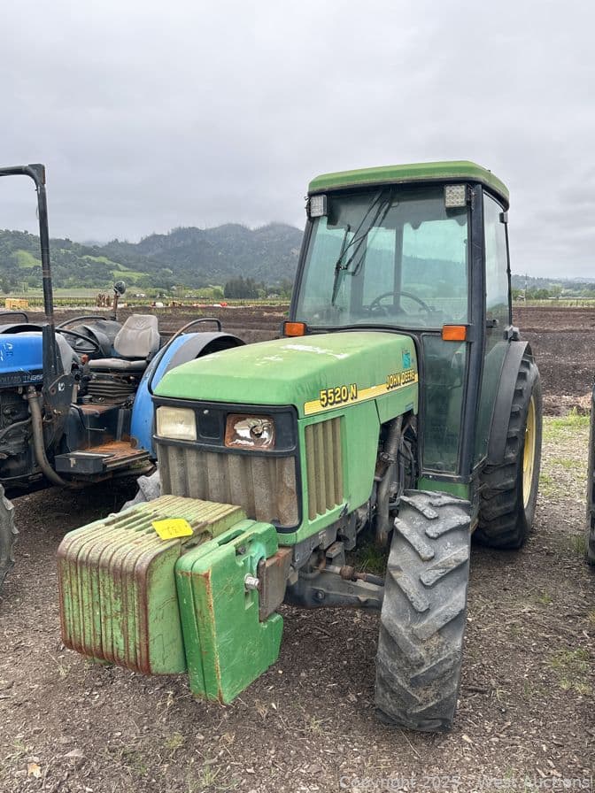 john-deere-5520n-4wd-orchard-vineyard-tractor-589589