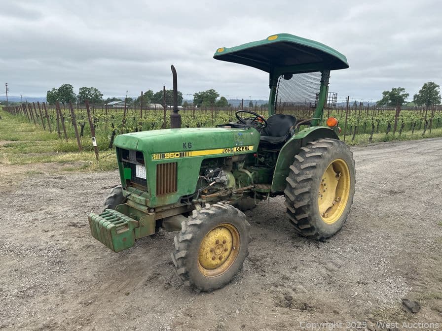john-deere-950-4wd-compact-utility-tractor-589571