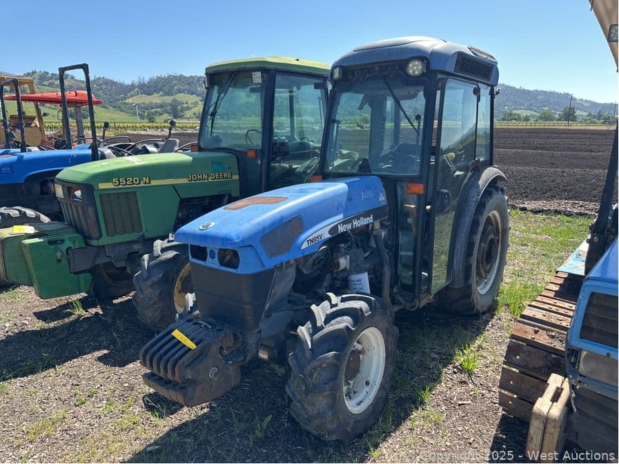 new-holland-tn95va-4wd-tractor-589588