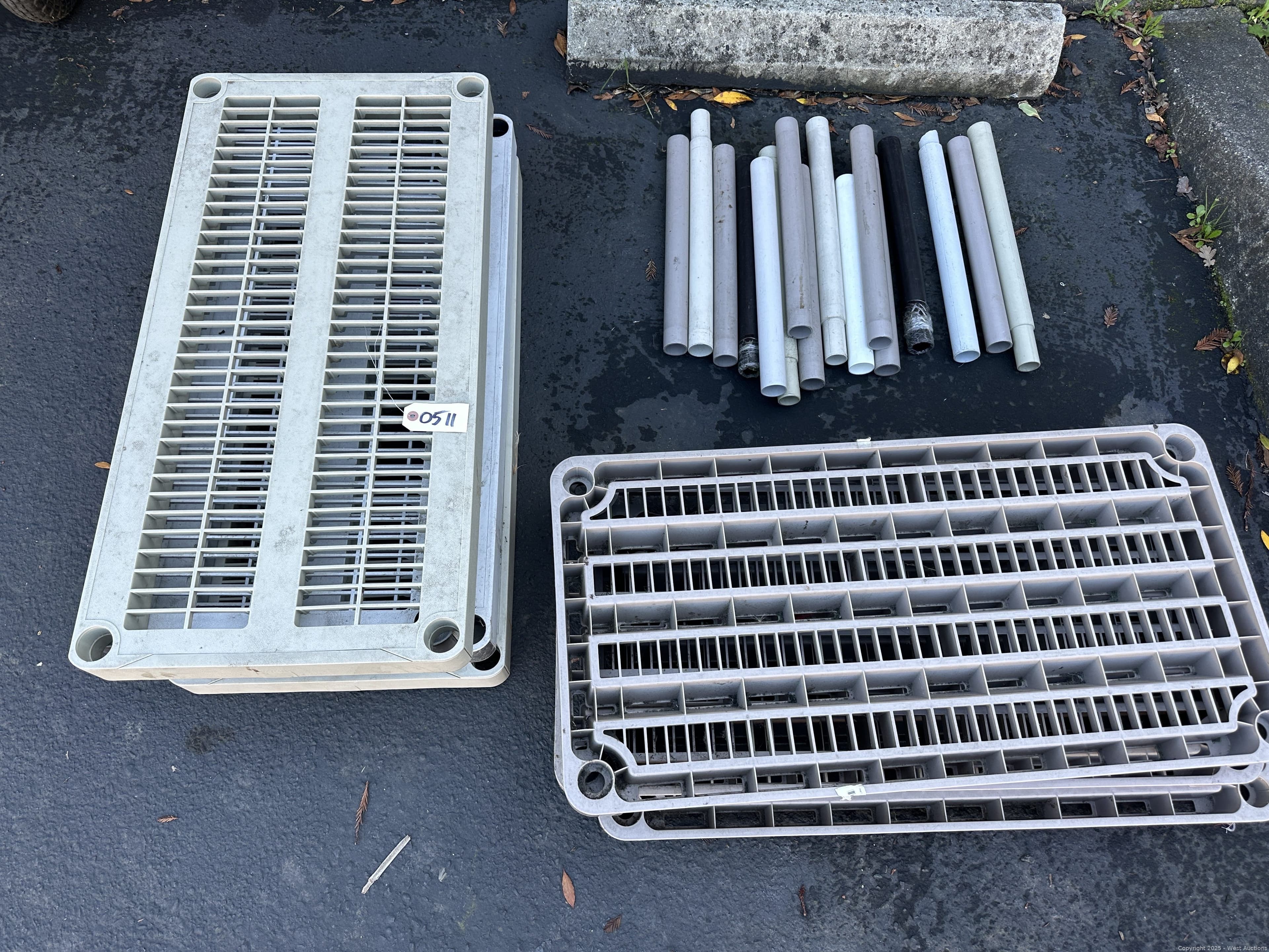lot-of-plastic-shelving-621206