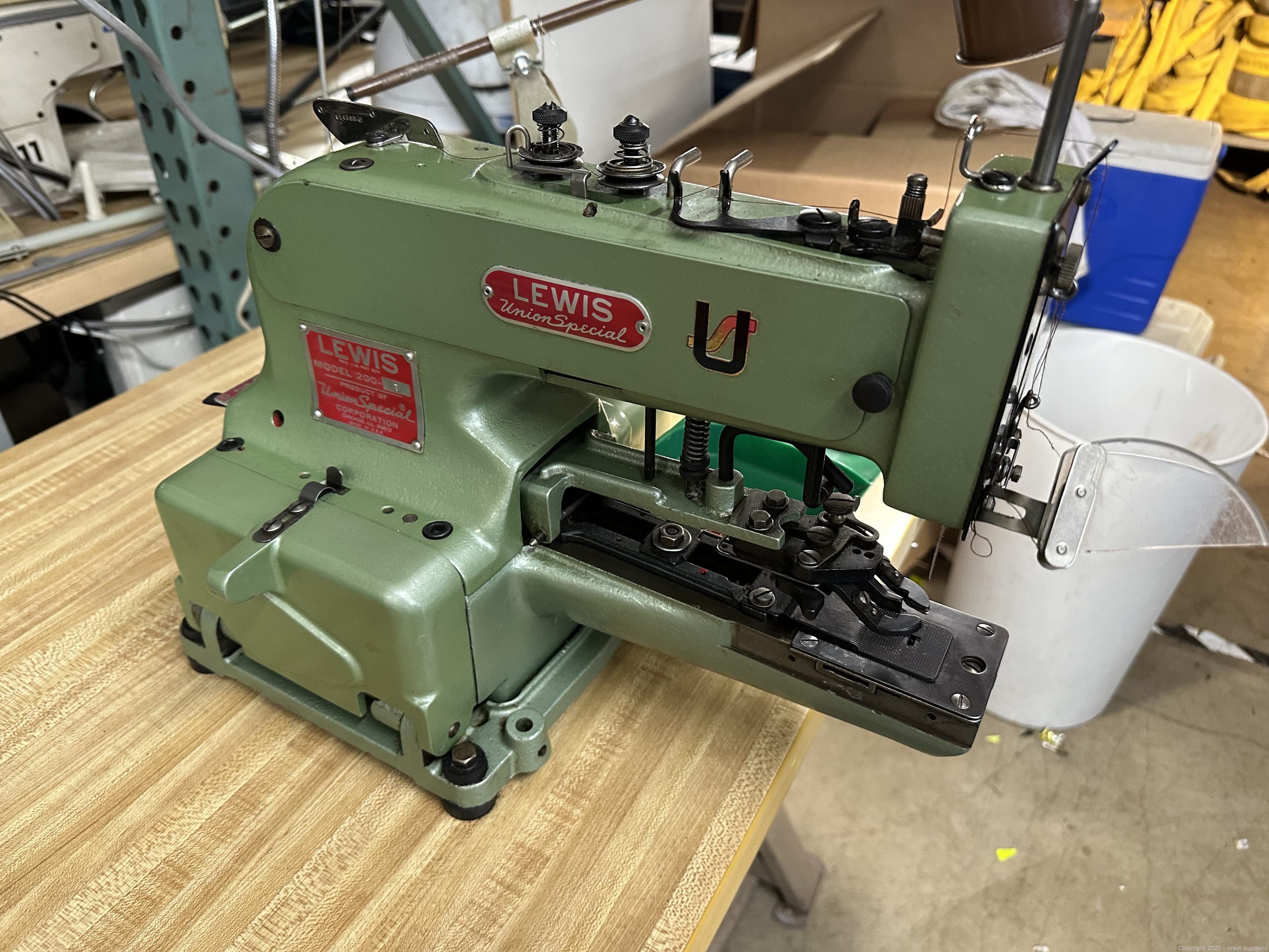 lewis-union-special-200-1-button-sewing-machine-613220