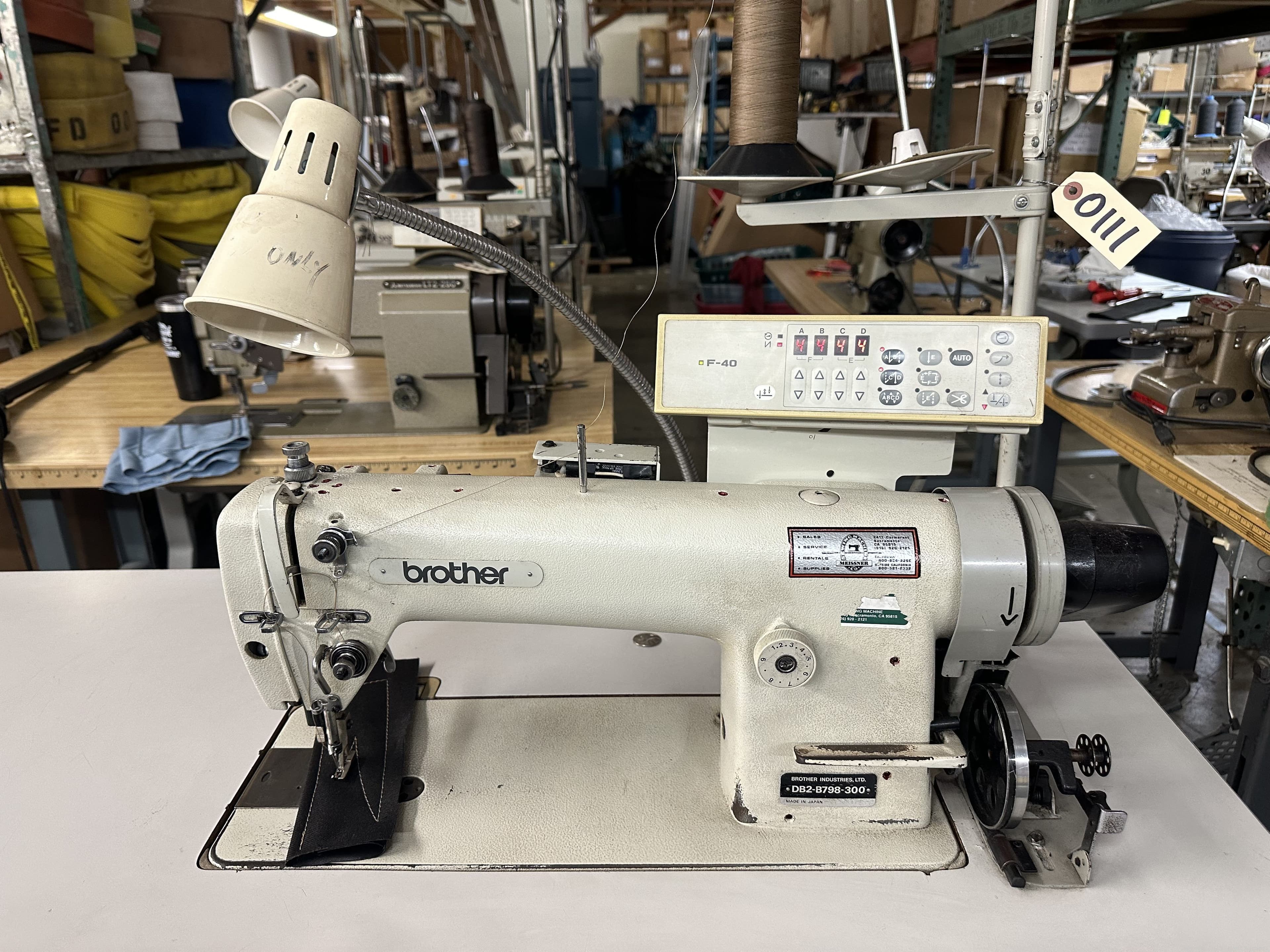 brother-db2-b798-300-walking-foot-sewing-machine-613233