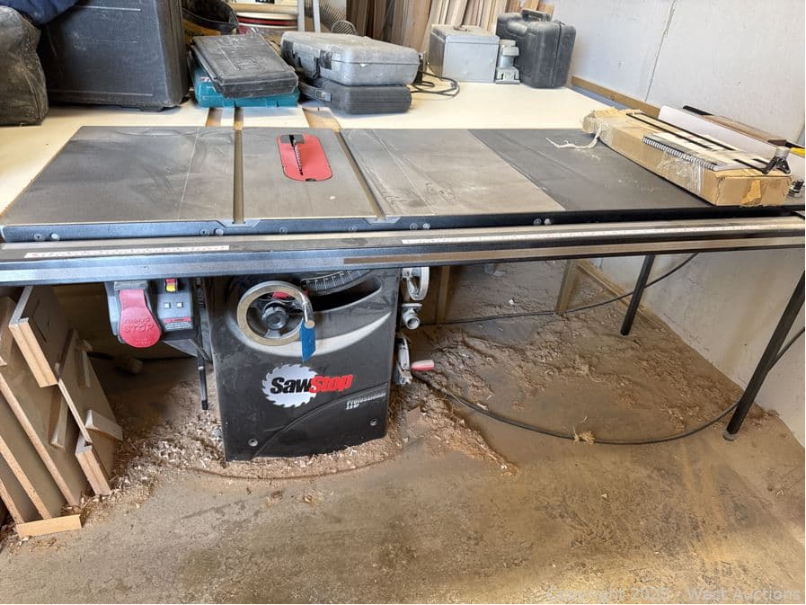 sawstop-3hp-10-professional-stationary-cabinet-table-saw-with-t-guide-and-more-590459