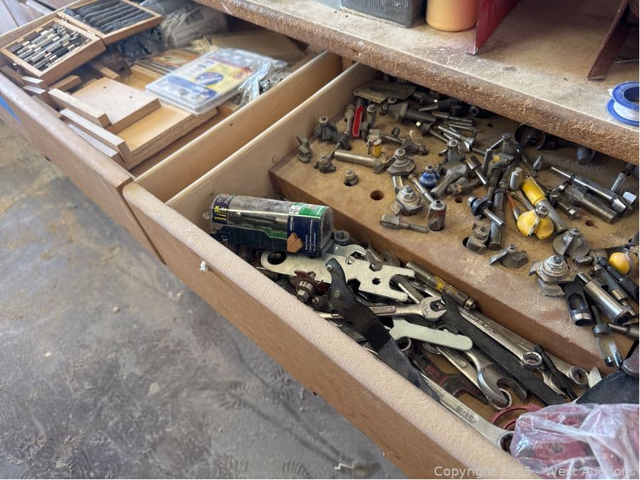 contents-of-2-drawers-drill-bits-screw-caps-handtools-and-more-593686