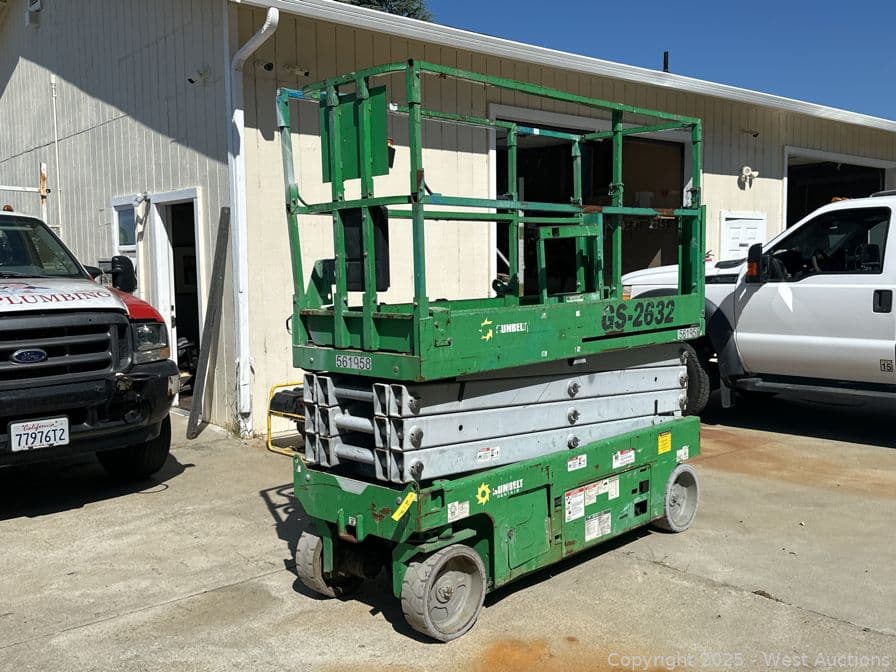 genie-gs-2632-electric-scissor-lift-32-39-lift-height-590725