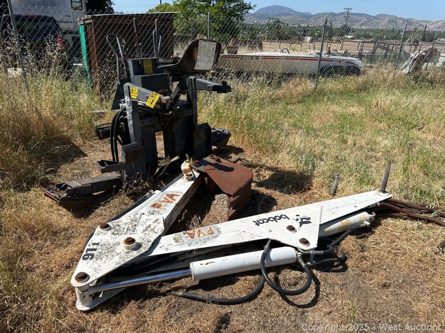 bobcat-911-backhoe-attachment-590722