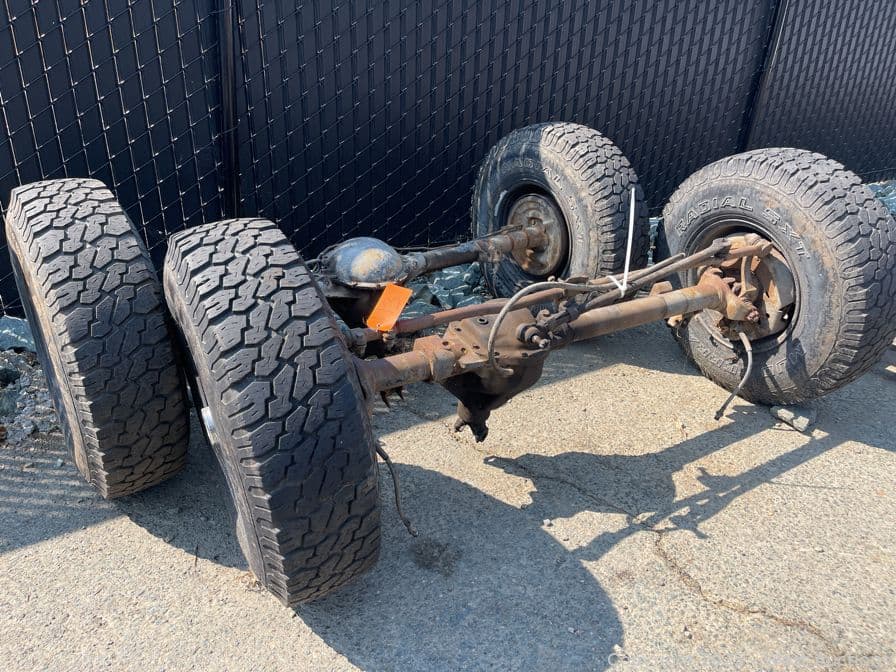 2-1981-jeep-j10-dana-axles-5-lug-607269