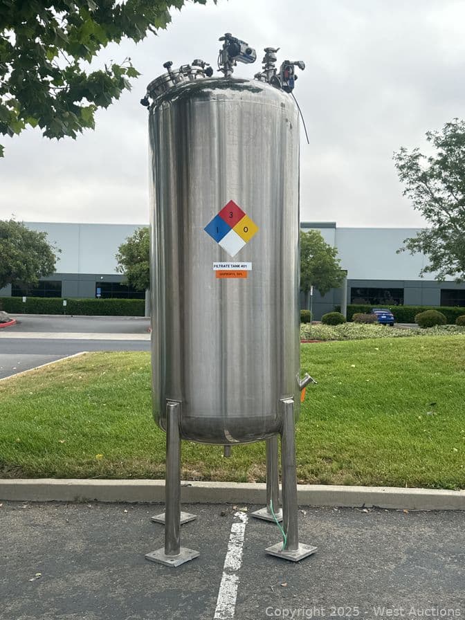 stainless-steel-filtrate-tank-with-accessories-595930