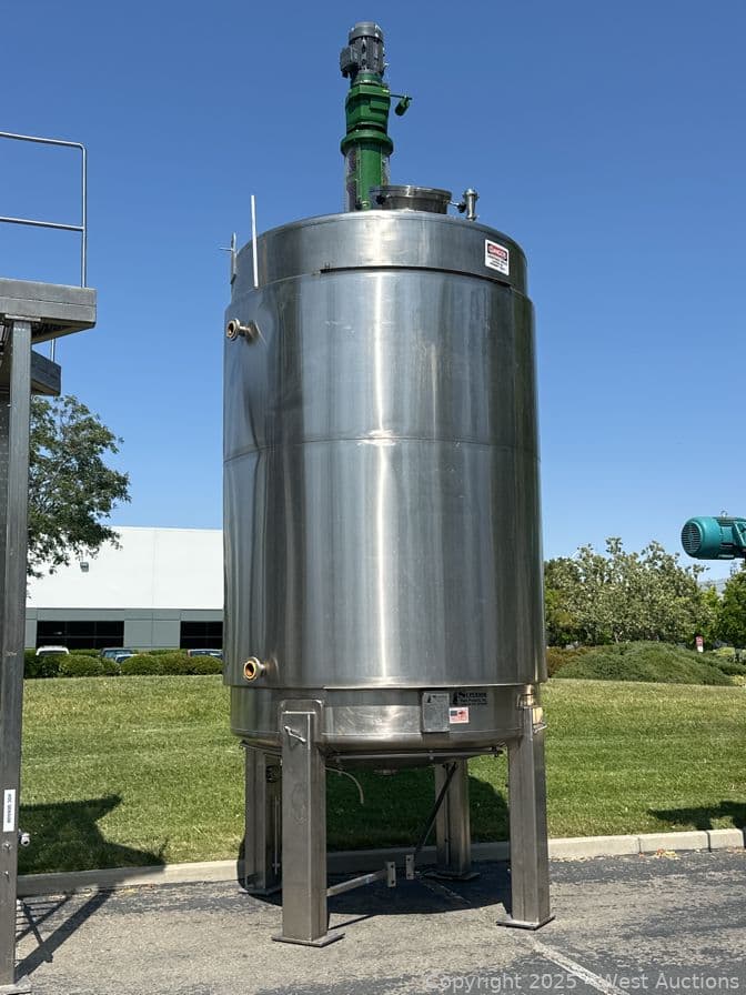 2017-superior-steel-products-3000-gallon-stainless-steel-jacketed-mixing-tank-with-zjb-5hp-agitator--595937