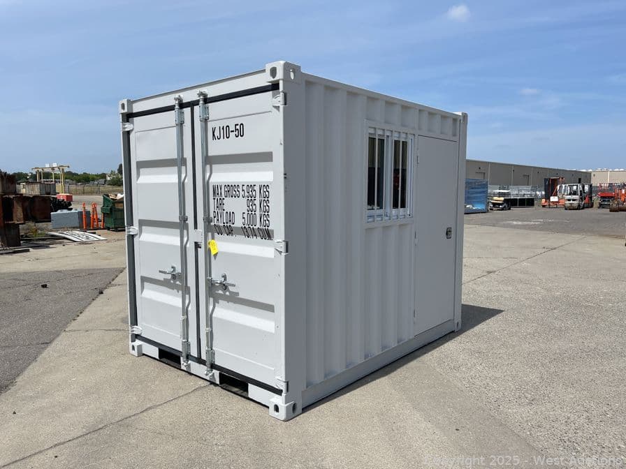 2025-10-39-container-with-door-and-window-591831