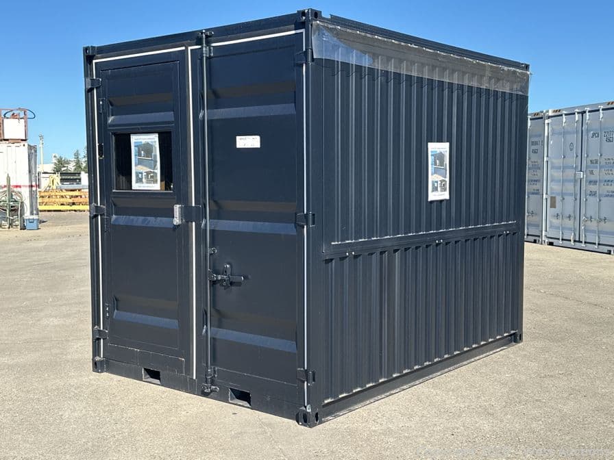 2025-10-39-container-vending-booth-unused-593673