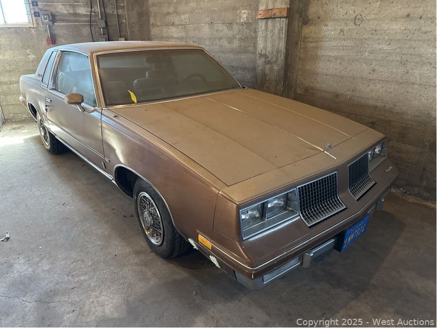 1985-oldsmobile-cutlass-supreme-600221