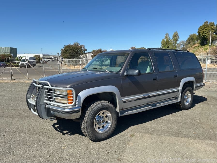 1993-gmc-suburban-2500-4x4-600217