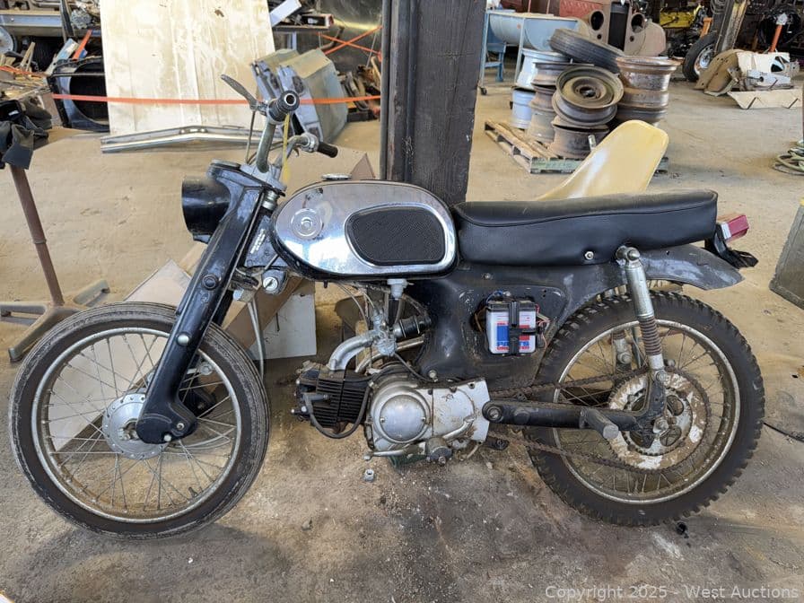 honda-c200-motorcycle-600204