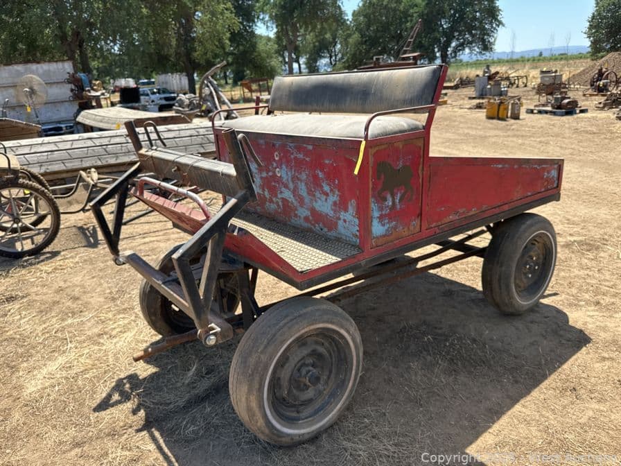 vintage-horse-drawn-cart-590913