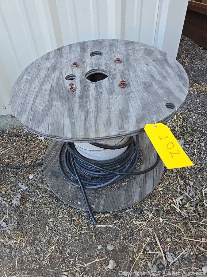 large-spool-of-1-gauge-stranded-copper-wire-593395