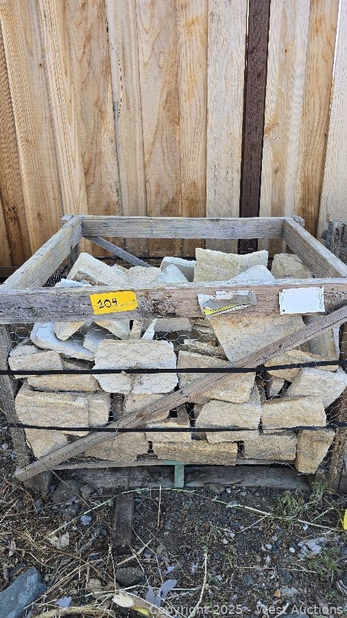 pallet-of-real-veneer-stone-corners-593393