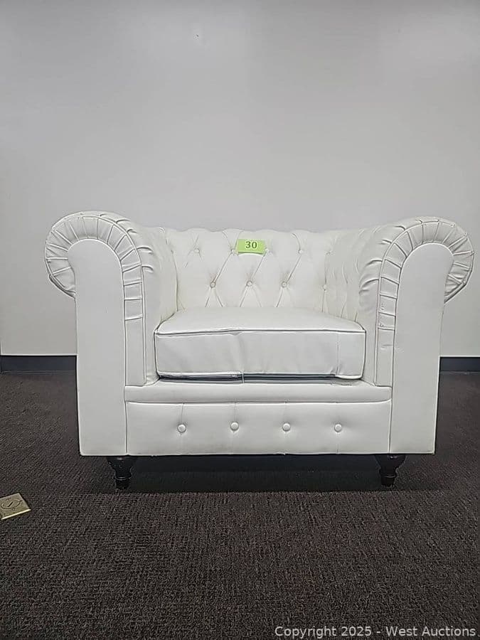 turfted-arm-chair-619858